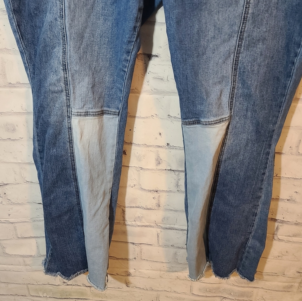 Almost Famous Patchwork Jeans Sz 22 - Picture 5 of 8